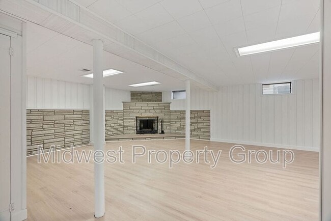 Building Photo - 3325 Hermoso Dr