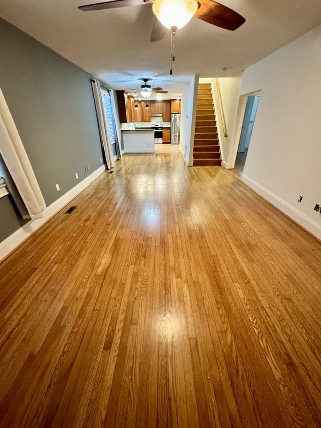 Building Photo - OAKLETTE