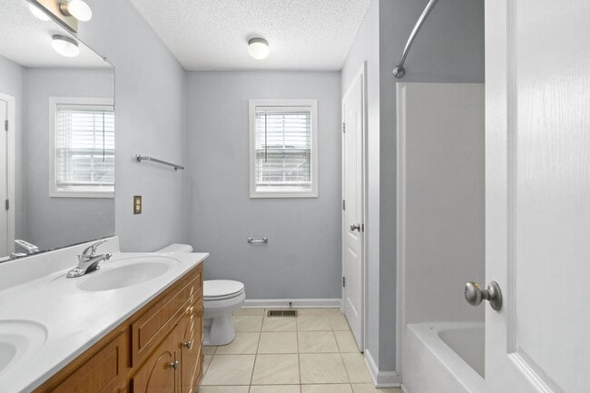 Building Photo - 3832 Cannondale Dr