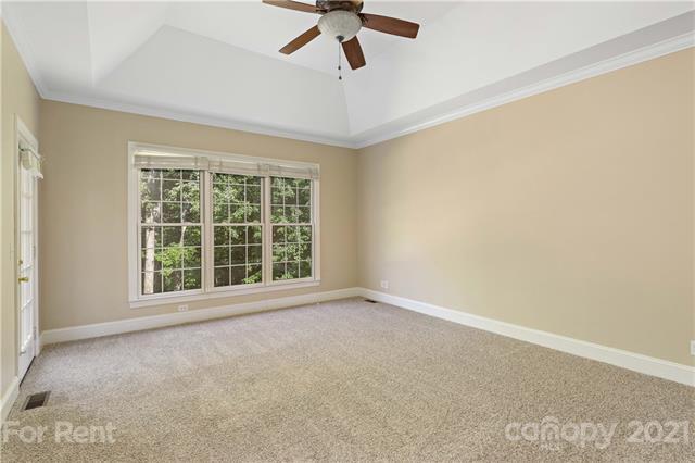 Building Photo - 904 Woodvine Rd