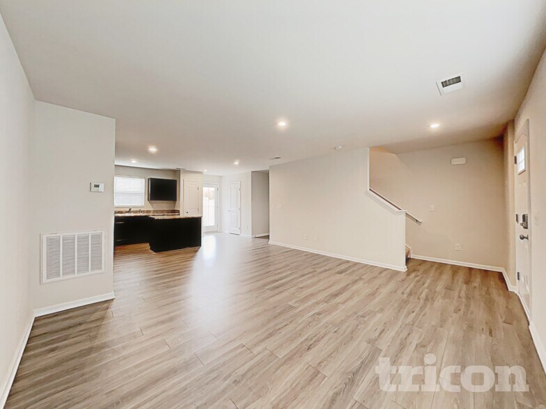 Building Photo - 467 Hobson Wy