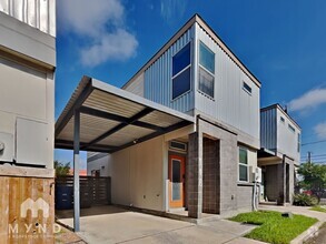 Building Photo - 118 E Myrtle St