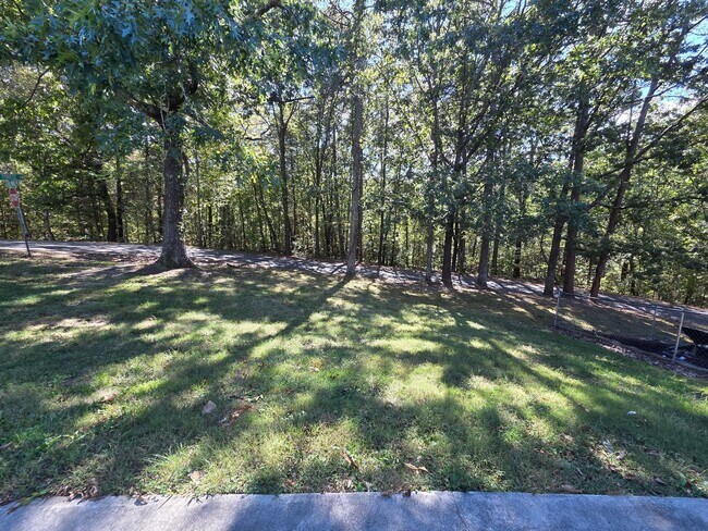 Building Photo - Charming 3-Bedroom Home Near the Interstate