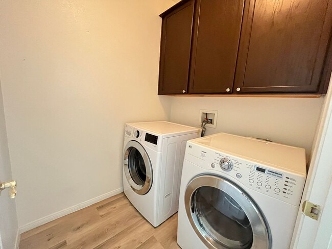 Building Photo - Cozy Home in Heart of Summerlin!