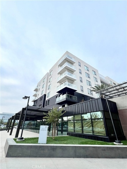 Building Photo - 2512 Rivington