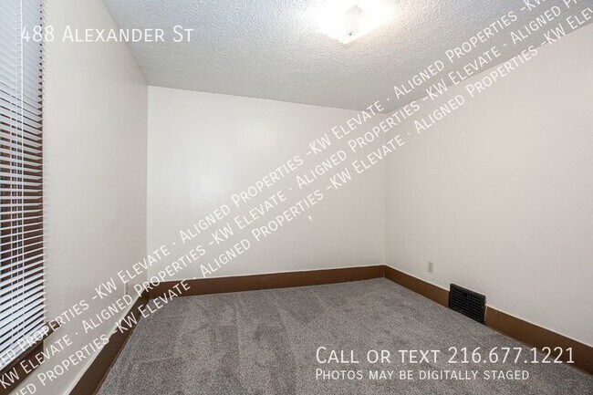 Building Photo - 3 floor Bright & Vibrant 4 bedroom home !