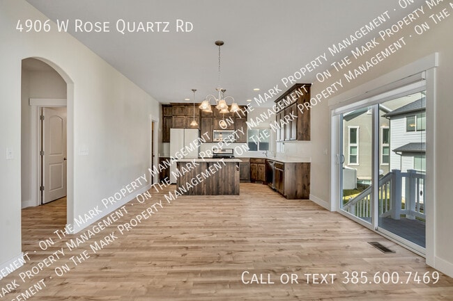 Building Photo - 4906 W Rose Quartz