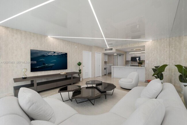 Building Photo - 10275 Collins Ave