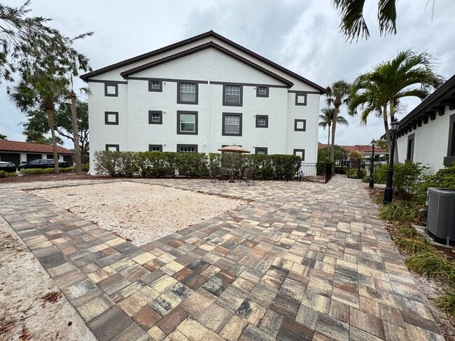 Building Photo - 7925 Preserve Cir