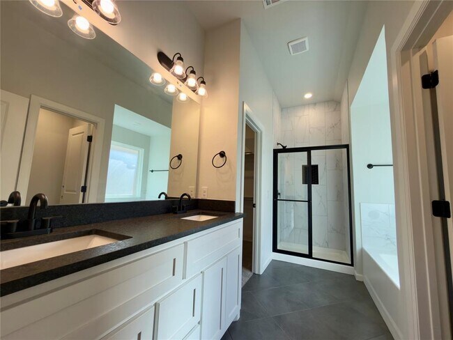 Building Photo - 3301 NW 178th Ter