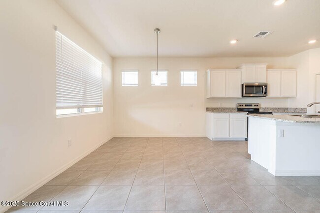 Building Photo - 1753 Farmhouse Rd SE