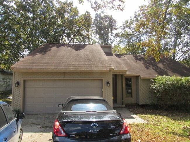 Building Photo - Contact Peggy  501 676 1758