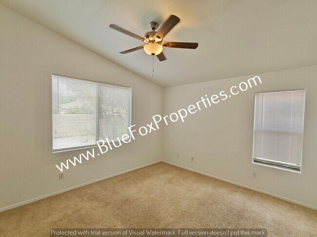Building Photo - 10429 E Oakbrook St