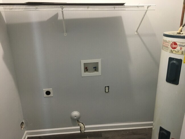 Building Photo - 26 Belhaven Dr