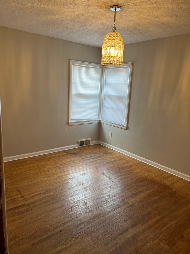 Building Photo - 425 N Meridian Ave
