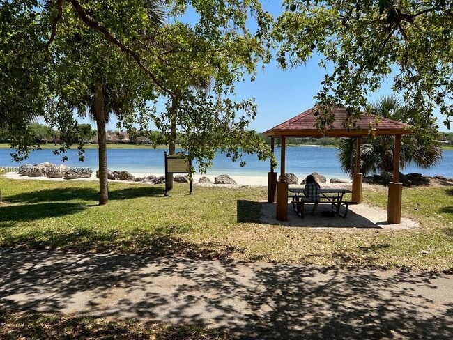 Building Photo - 9727 Hammocks Blvd