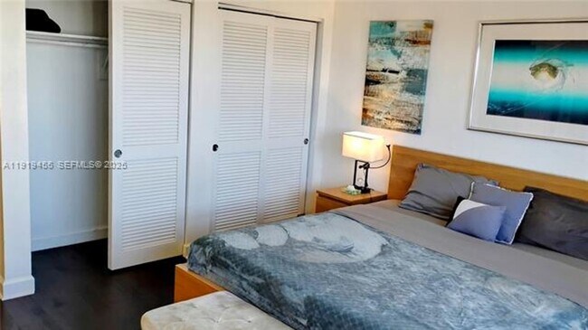 Building Photo - 1500 Bay Rd