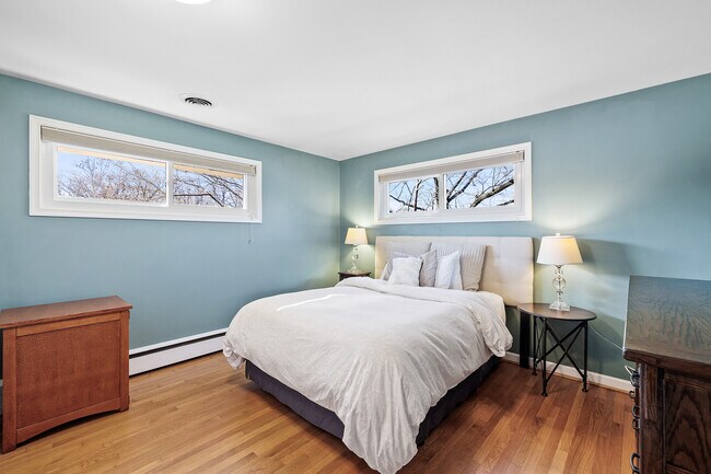 Building Photo - 10119 Farmington Dr