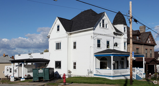 Primary Photo - 2403 Jenny Lind St