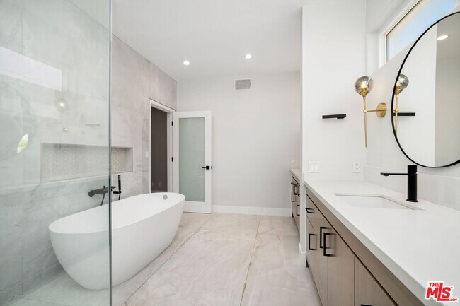 Building Photo - 5923 Etiwanda Ave