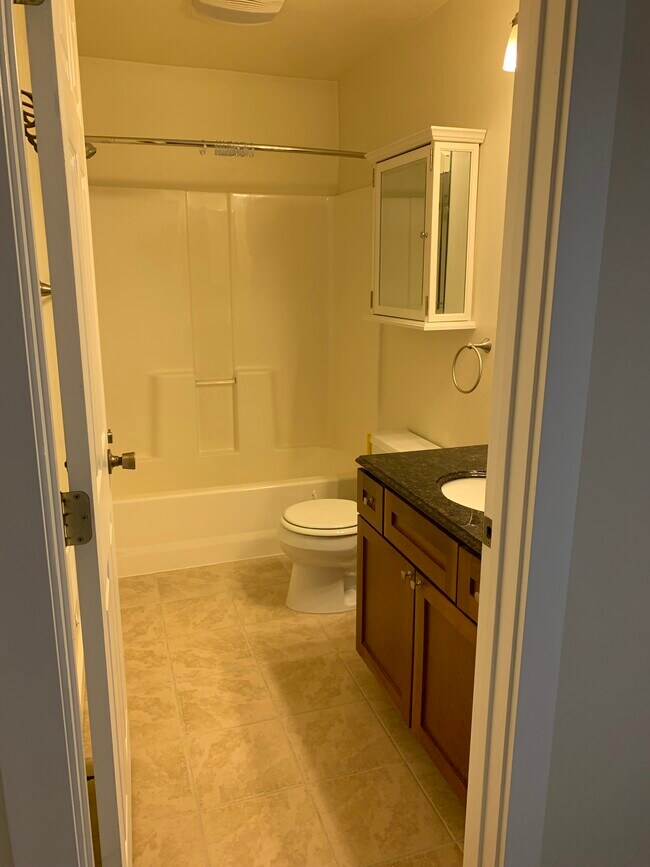 Upstairs Full Bath - 1603 S Ainsworth Ave