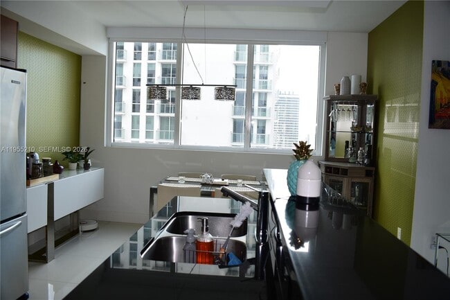 Building Photo - 253 NE 2nd St