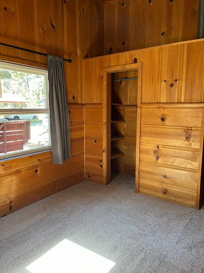 Building Photo - 3066 Oakland Ave