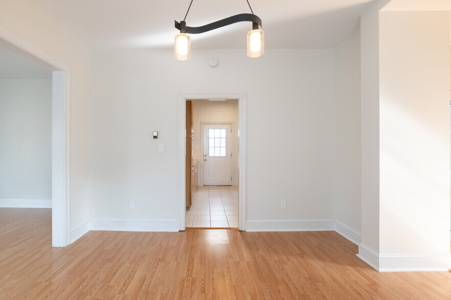 Building Photo - 237 N Essex Ave