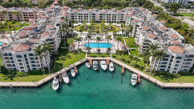 Building Photo - 120 SE 5th Ave