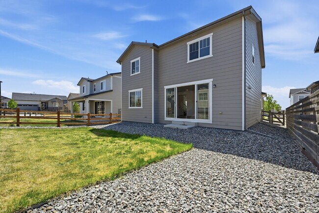 Building Photo - $2,840.95- 3-bed, 2.5 bath home in Aurora