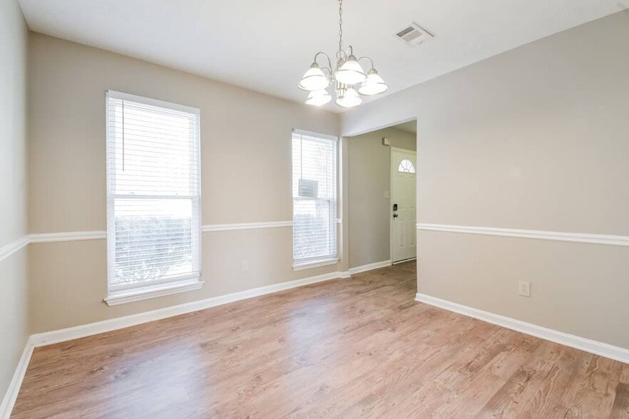 Building Photo - 645 Barrington Way