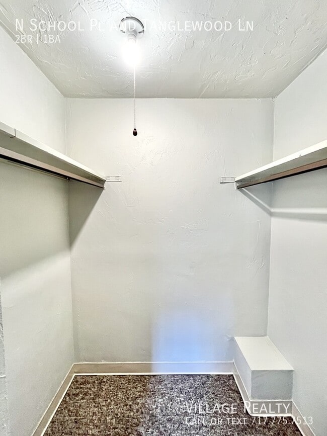 Building Photo - 343 N School Pl