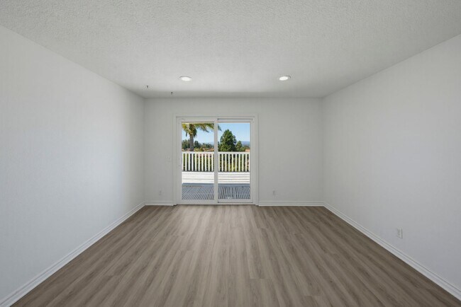 Building Photo - GORGEOUS VIEWS of Anahiem Hills