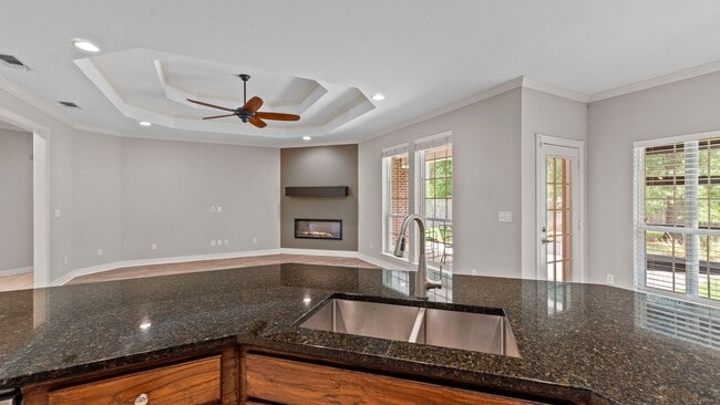 Building Photo - 4 Bedroom, 3 bathroom home in Pleasant Gro...