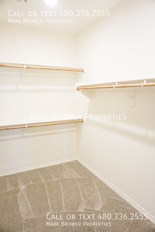 Building Photo - 2268 S Henry Ln