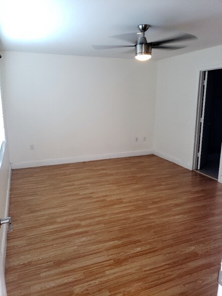Building Photo - 20130 NW 59th Ct