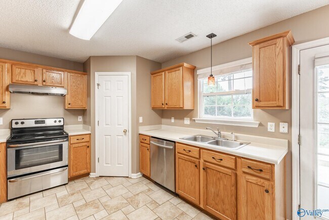 Building Photo - 117 Bambi Ln