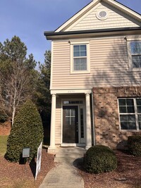 Building Photo - Stunning Townhome in "Prime Cary Location"