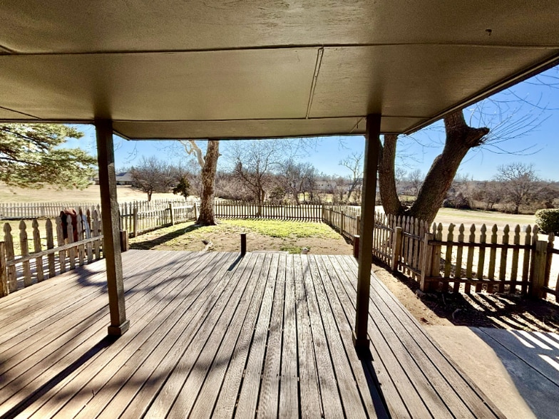 Building Photo - 12025 Ashford Dr