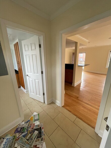 Building Photo - 302 Paine Ct