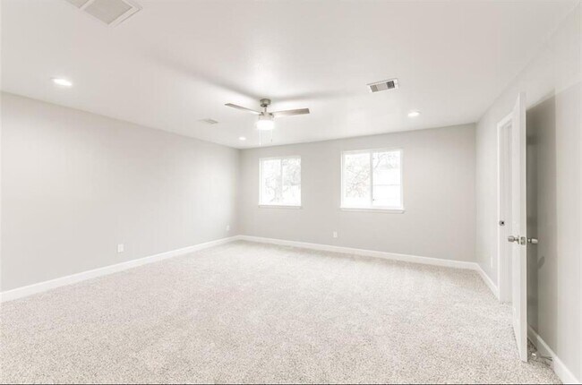 Building Photo - 5763 Easthampton Dr