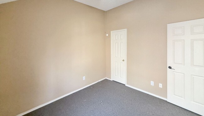 Building Photo - 7189 Waterlily Ln