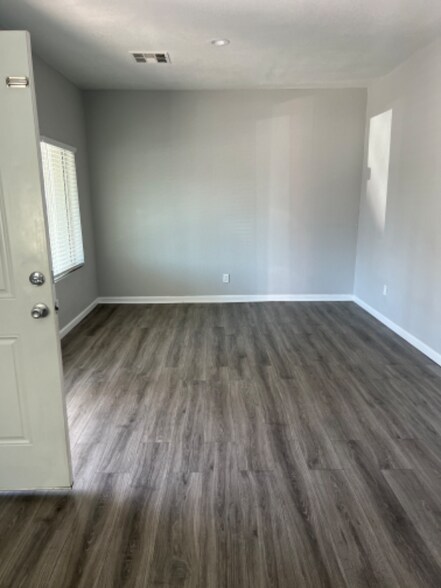 Building Photo - 340 W Highland Ave