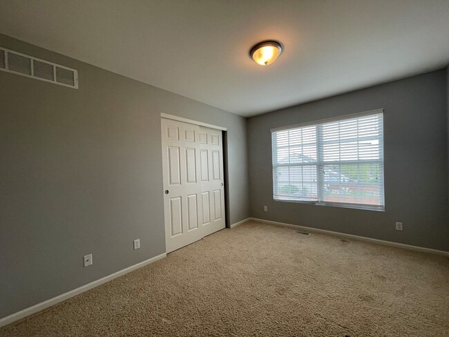 Building Photo - 4 Bedroom Home For Rent In Papillion!!