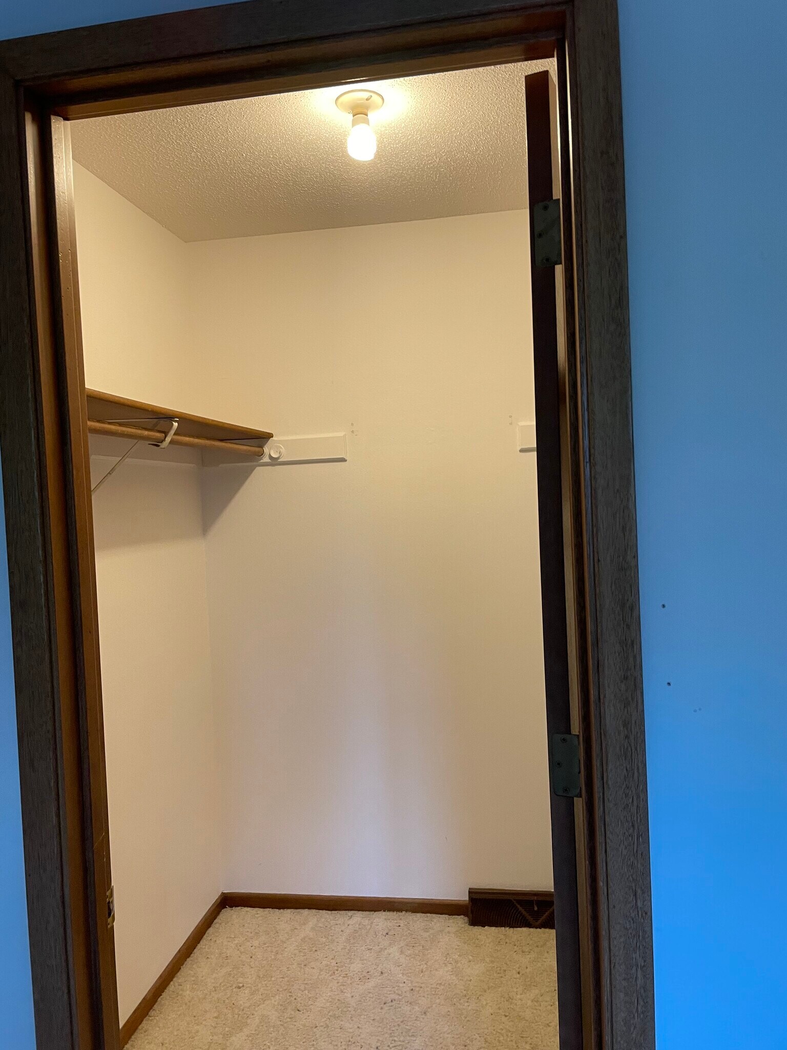 Walk-in Master Closet - 1505 Little Bluestem Ct