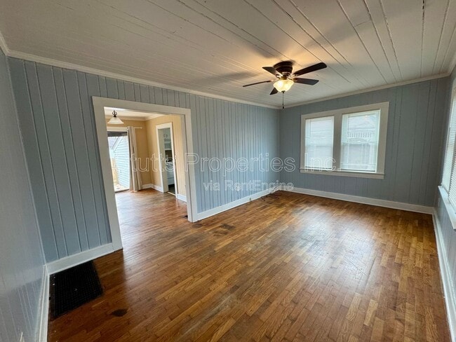 Building Photo - 235 Edgewood Dr