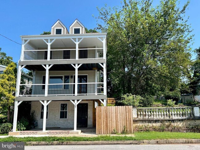Primary Photo - 727 Walnut St