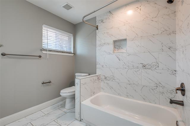 Building Photo - 9630 Lynbrook Dr