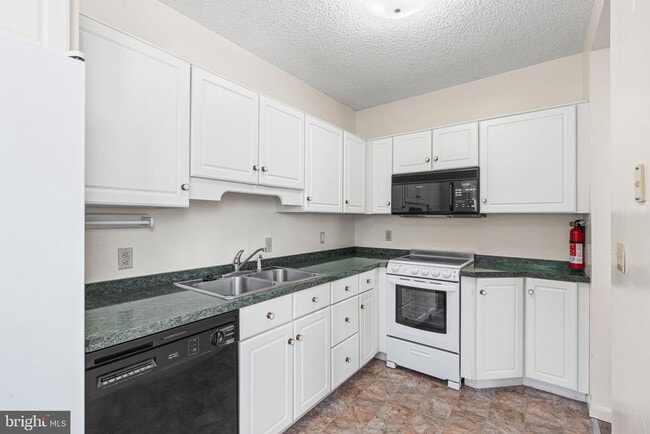 Building Photo - 3100 Kutztown Rd