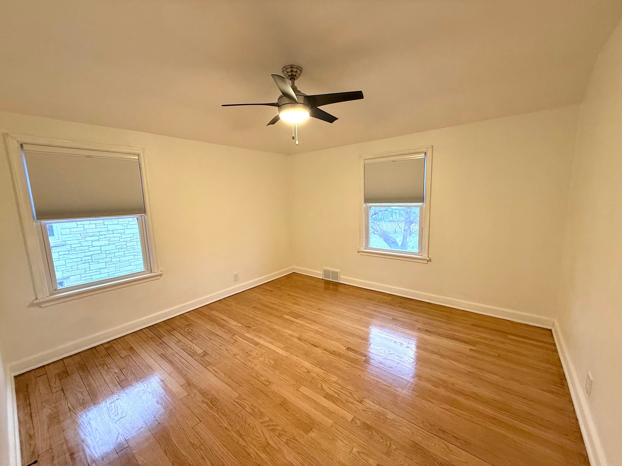 Building Photo - 4950 N Port Washington Rd